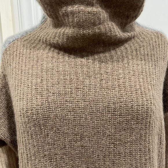 Lord & Taylor 100% Cashmere Boxy Cropped Sweater Neutrals Colorblock Brown Gray - Picture 4 of 14